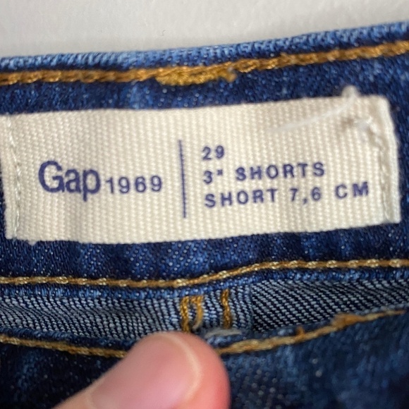 GAP 1969 Women's Standard Wash Denim Cut-off Jean Shorts‎ Size 28 - Picture 2 of 11